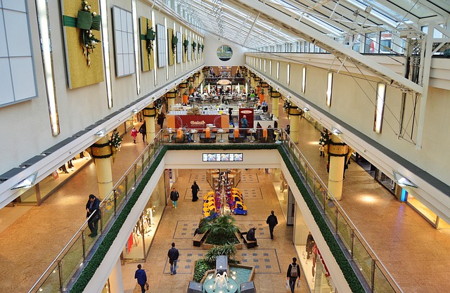 Setting the tone with the tune: A meta-analytic review of the effects of background music in retail