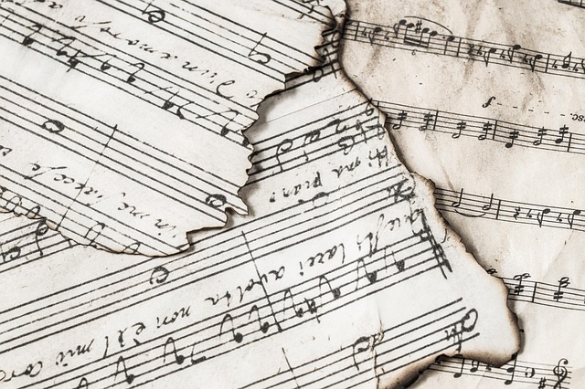Segmental pattern discovery in music