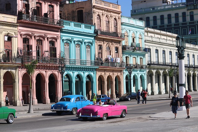 Cuban private entrepreneurship - from periphery to key sector of the economy in tourism-oriented mar